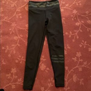 Black striped legging